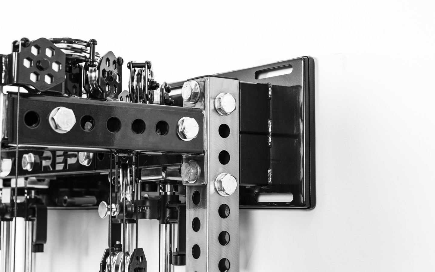 Ares™ - 2.0 Wall-Mounted Builder